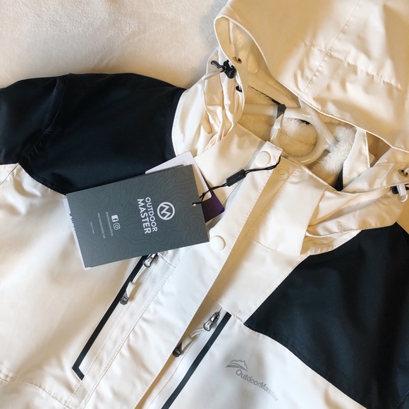 Ski Jacket - Picture 1 of 5